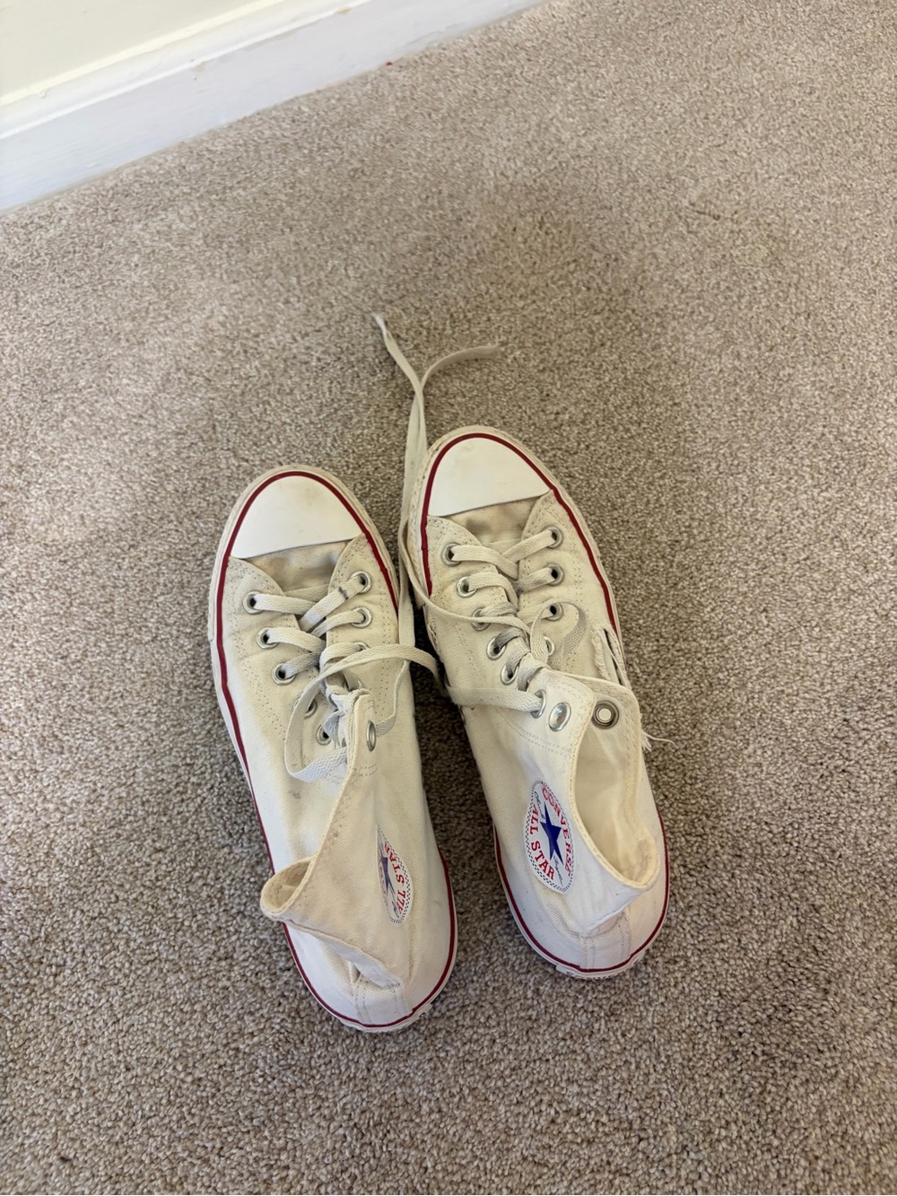 Converse High Top Sneakers Womens 9